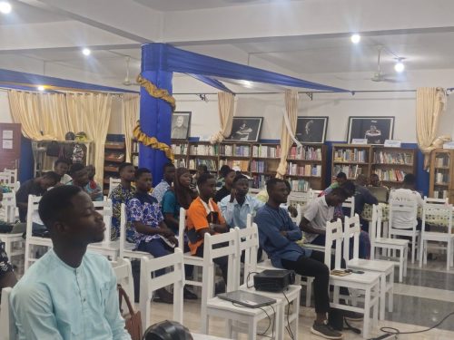A la Bibliothèque Bénin Excellence de Zogbadjè, dans la salle Victor S. s'est déroulée l'étape de #Calavi de notre série de Bootcamp #Employabilité du Projet de renforcement de l'employabilité des jeunes diplômés au Bénin #Dcroch.